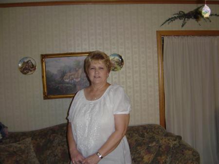 Linda Erwin Photo 19