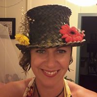 Louise Harvey Photo 26