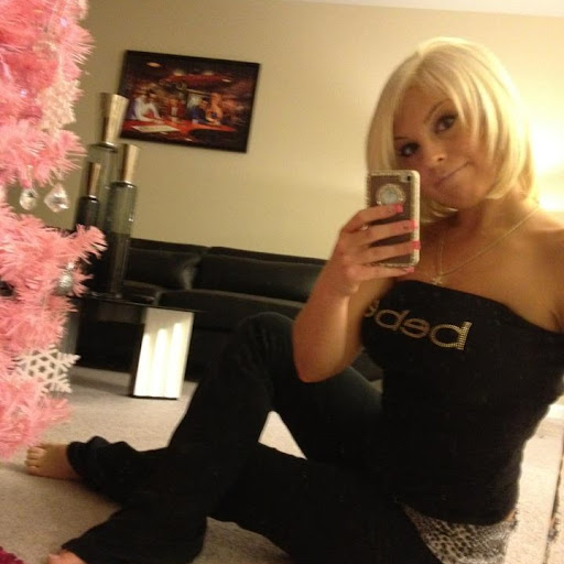 Sara Ashley Photo 5