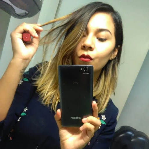 Daniela Montalvo Photo 8