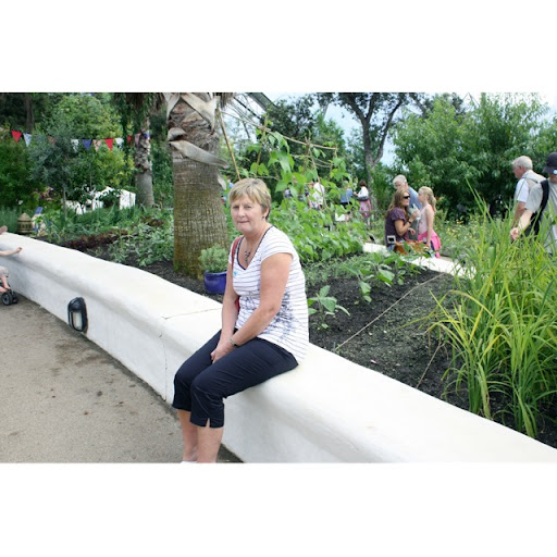 Linda Atkinson Photo 27