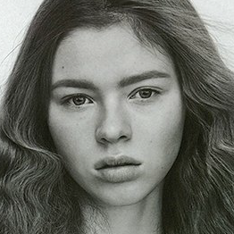 Eleanor Hayes Photo 32