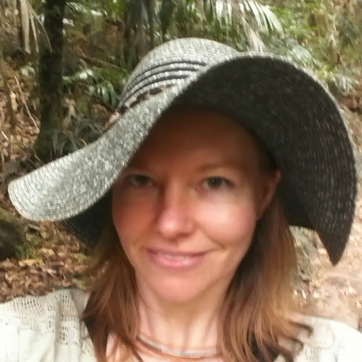 Elizabeth Fletcher Photo 30