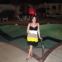 Ellen Holland Photo 17