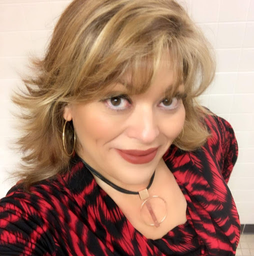 Lynn Hernandez Photo 44