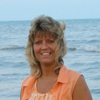 Julie Jones Photo 30