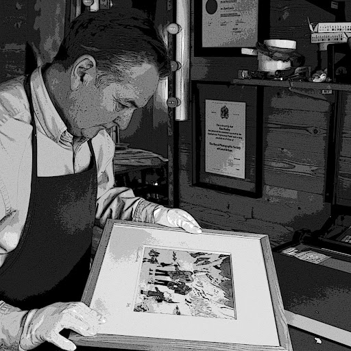 Robert Hadley Photo 28