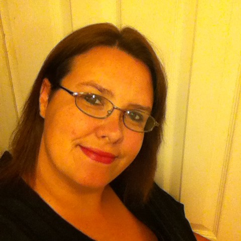 April Thompson Photo 47