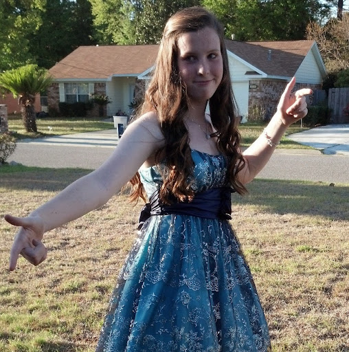 Hayley Howard Photo 34