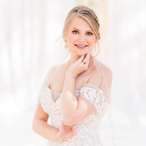 Laura Pearce Photo 40