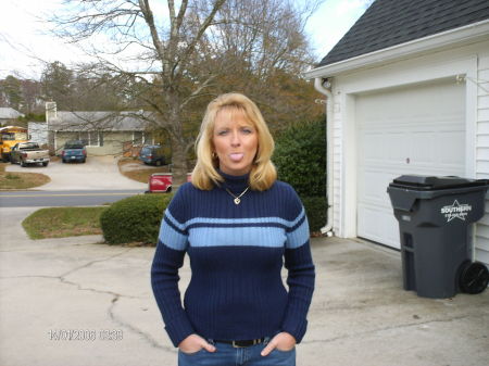 Sandra Decker Photo 14