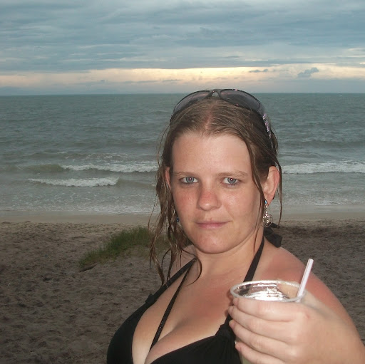 Elisa Walker Photo 12