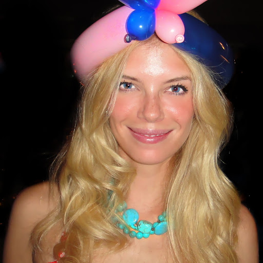 Nikki Sharp Photo 17