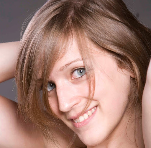 Leslie Esposito Photo 17