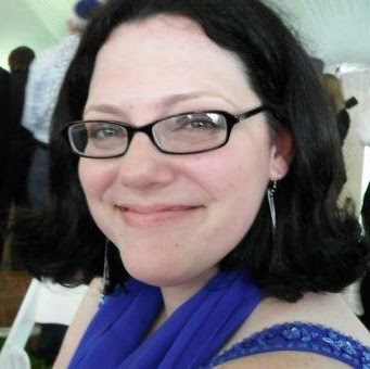 Elizabeth Mayo Photo 34