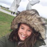 Emily Banks Photo 23