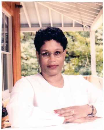 Deborah Long Photo 34