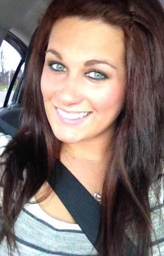 Alyssa Robinson Photo 37
