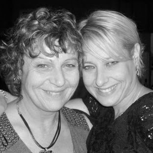 Julie Heath Photo 7