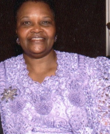 Carrie Carter Photo 19