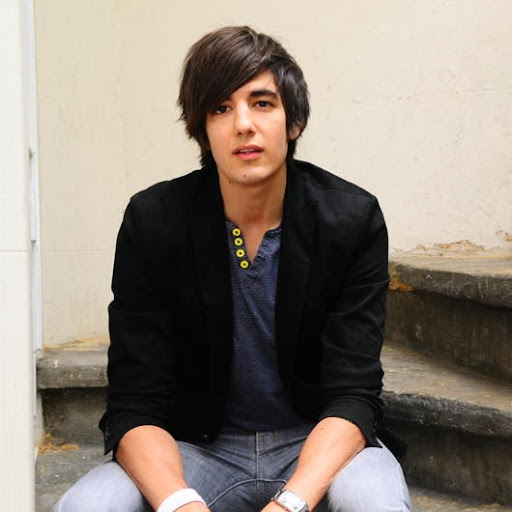 Oliver Sharp Photo 10