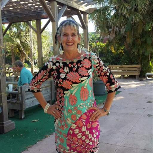 Julie Russell Photo 38