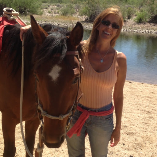 Lisa Gray Photo 14