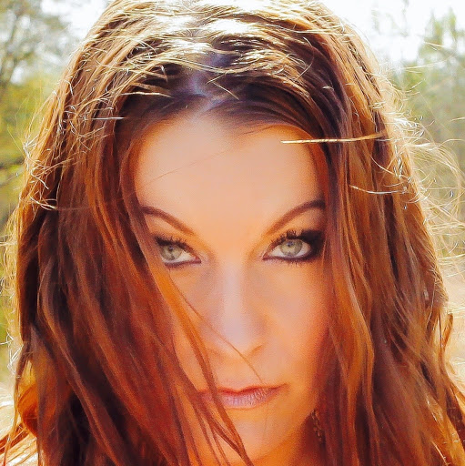 Amanda Phillips Photo 43