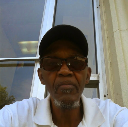 Kenneth Saunders Photo 8