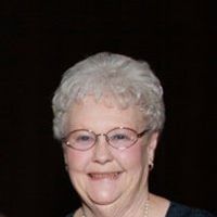 Betsy Richardson Photo 19