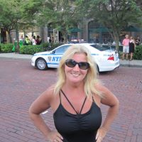 Lisa Devlin Photo 17