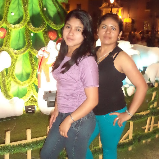 Gloria Lucas Photo 12