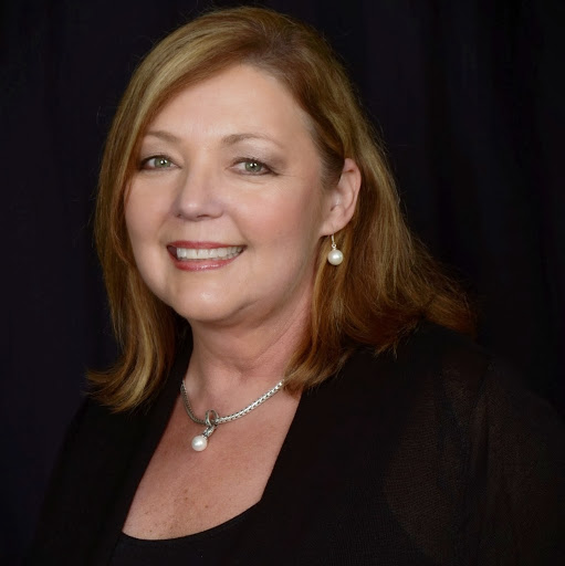 Julie Hall Photo 48