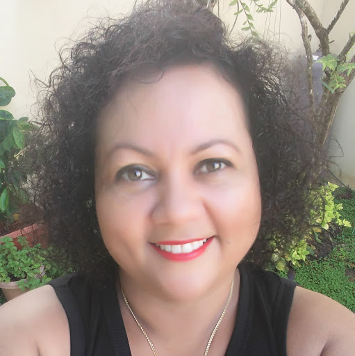 Elizabeth Rosado Photo 37