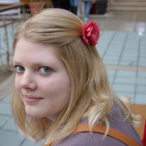 Laura Hansen Photo 6