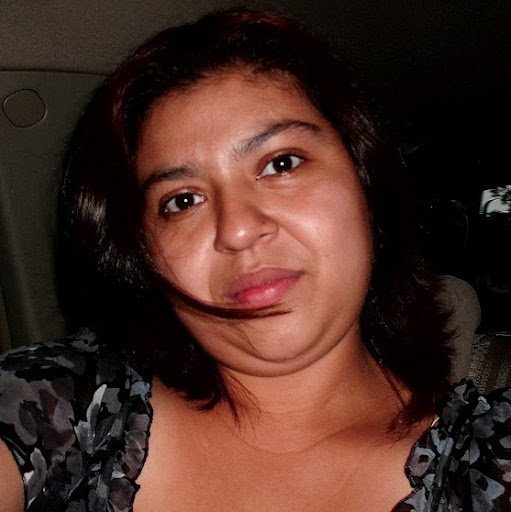 Reina Alvarado Photo 31