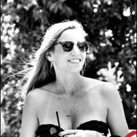 Julia Briggs Photo 11