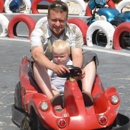 Martin Elliott Photo 21