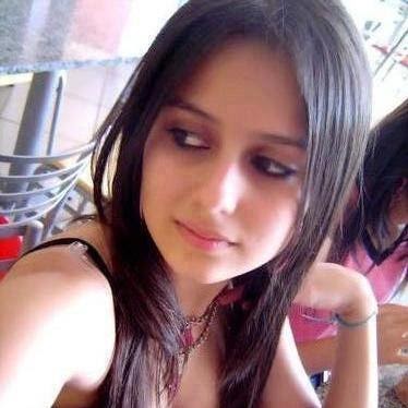 Saima Khan Photo 47