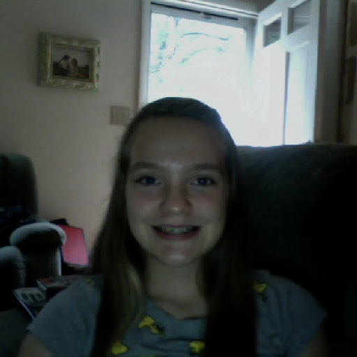 Emily Hall Photo 20