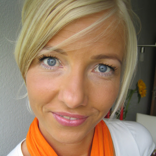 Daniela Anders Photo 13