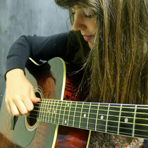 Taylor Holden Photo 32
