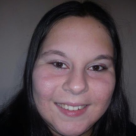 Samantha Webb Photo 36