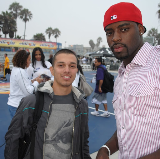 Jeffrey Gomez Photo 9
