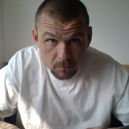 Johnny Hurst Photo 7