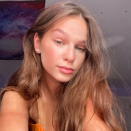 Danielle Alexander Photo 25