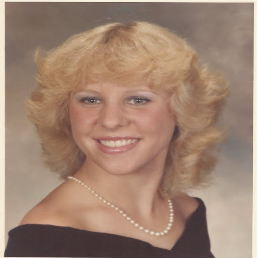 Leslie Robison Photo 7
