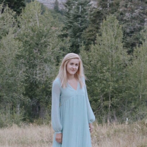 Anna Walker Photo 26