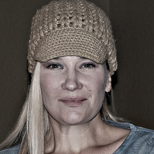 Tara Carlson Photo 30