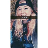 Emily Taylor Photo 27
